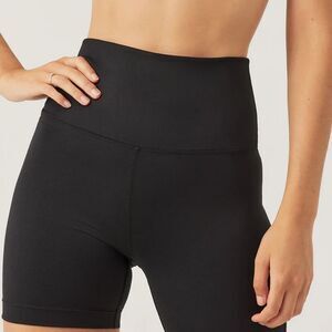 Outdoor voices black 5” biker shorts women’s size S